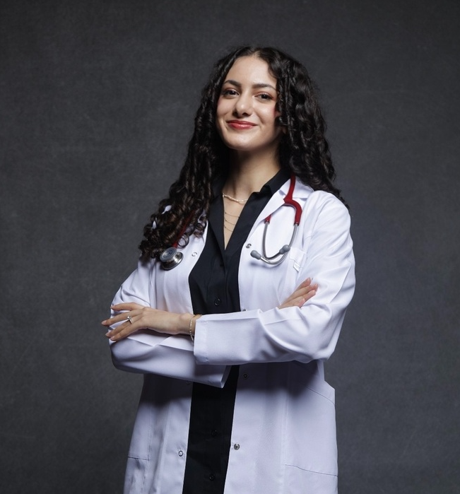 Dr. İlayda Erüstün